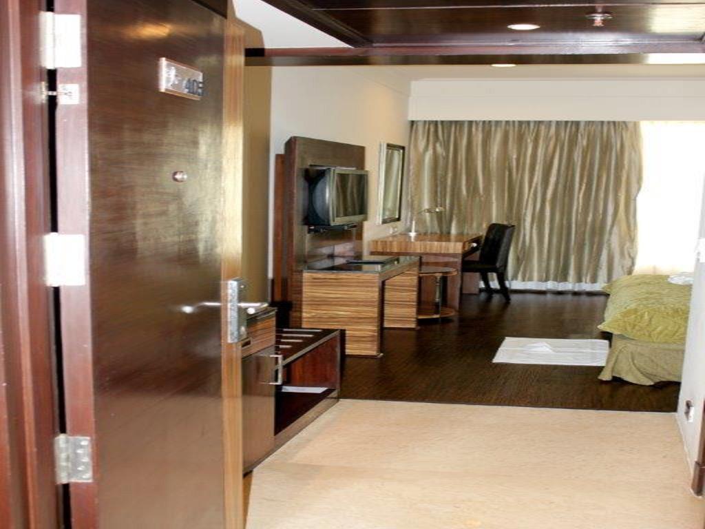 The Golden Palms & Spa, Delhi Hotel New Delhi