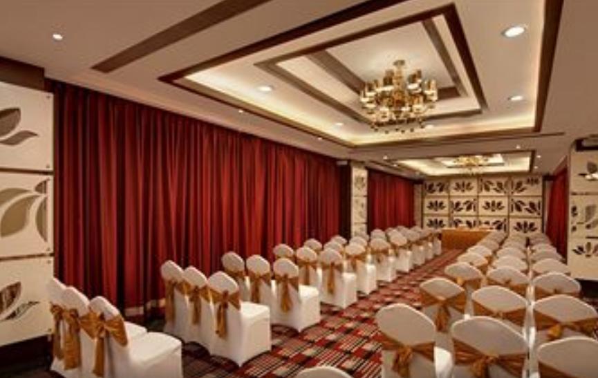 Hotel The Golden Palms & Spa, Delhi New Delhi